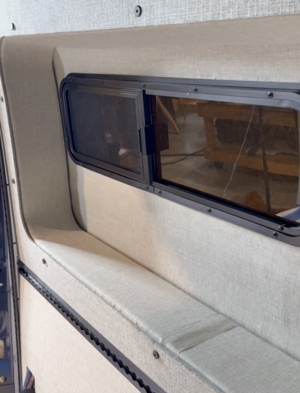 Sprinter Rear Window Trim Rings: Driver-Side
